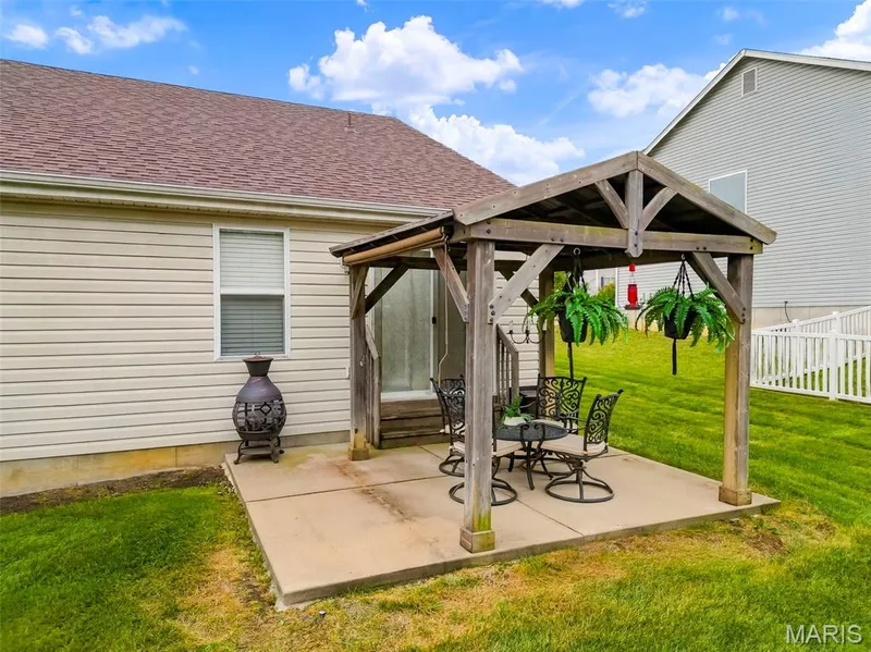 279 Sonnet Circle, Wentzville, MO 63385 — listing photo 38 of 50
