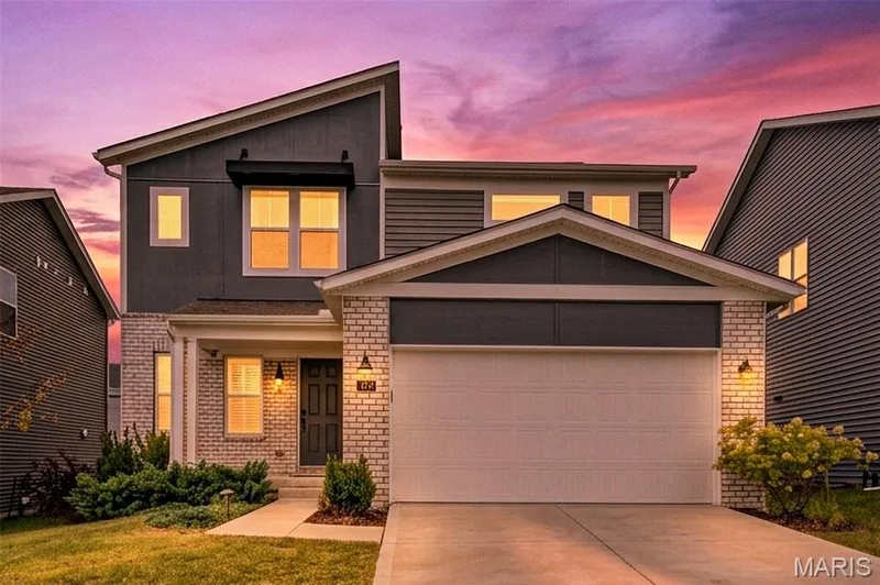Welcome Home! — 337 Dalriada Boulevard, O'Fallon, MO 63368