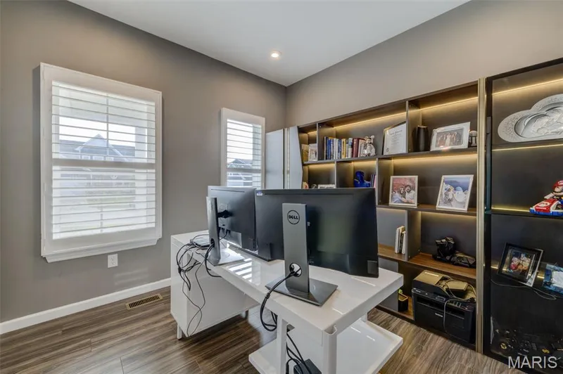 Home Office — 337 Dalriada Boulevard, O'Fallon, MO 63368