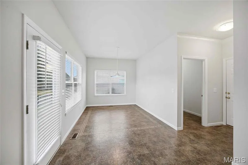 1435 Soaring Eagle Drive, O'Fallon, MO 63366 — listing photo 12 of 34