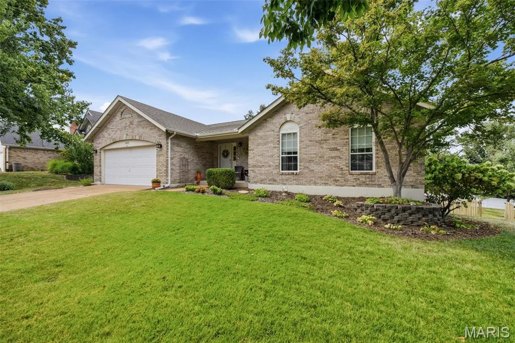 Welcome to 16337 Centerpointe Dr! — 16337 Centerpointe Drive, Grover, MO 63040