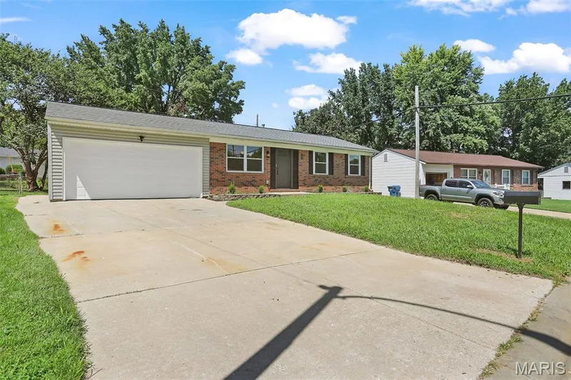 3046 Abbey Street, St Charles, MO 63301 — listing photo 1 of 51