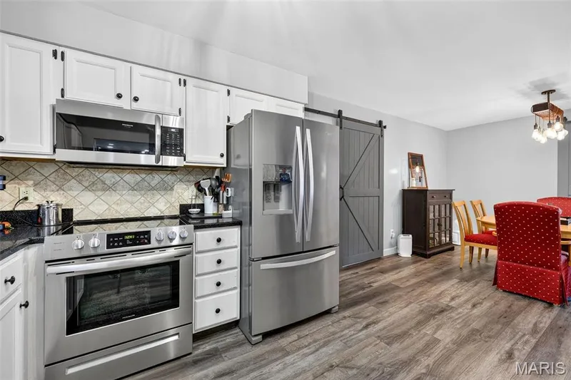 14 Cedarview Court, St Charles, MO 63303 — listing photo 6 of 49