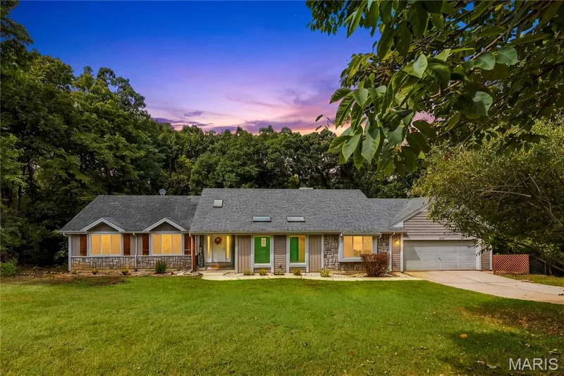 WELCOME HOME! — 18409 Woodland Meadows Drive, Wildwood, MO 63038