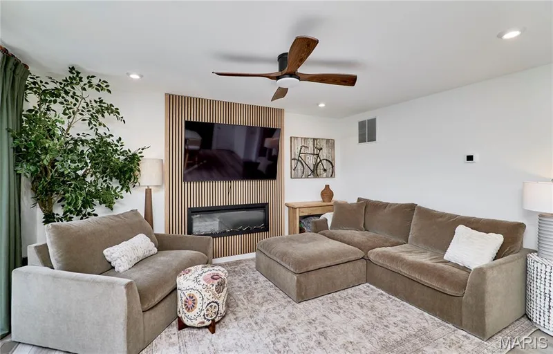 96 Mora Boulevard, O'Fallon, MO 63368 — listing photo 5 of 27