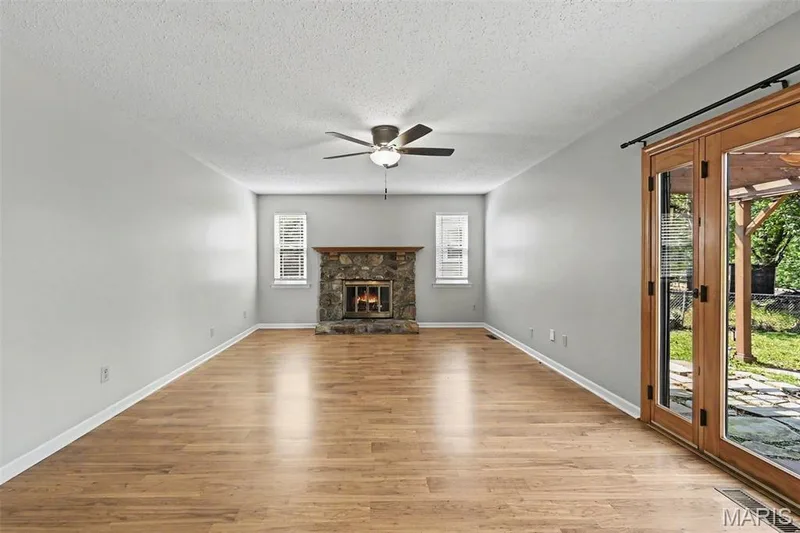 16263 Fullerton Meadows Drive, Wildwood, MO 63011 — listing photo 4 of 26