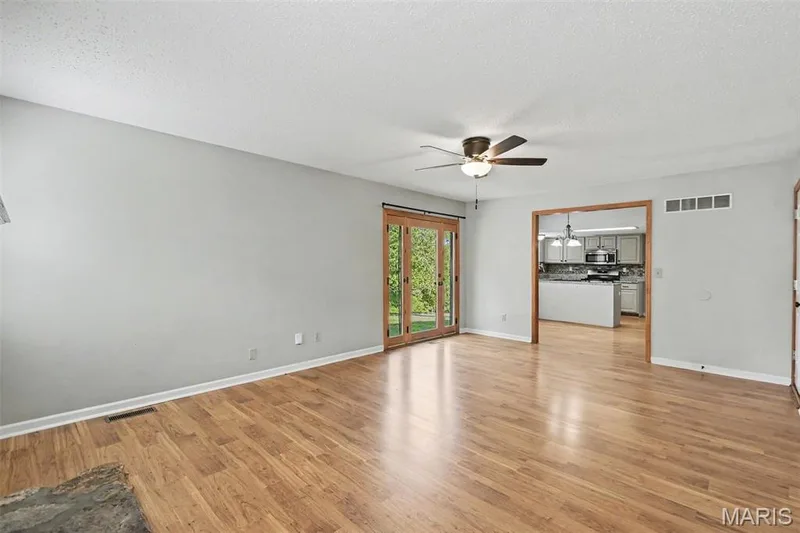 16263 Fullerton Meadows Drive, Wildwood, MO 63011 — listing photo 5 of 26