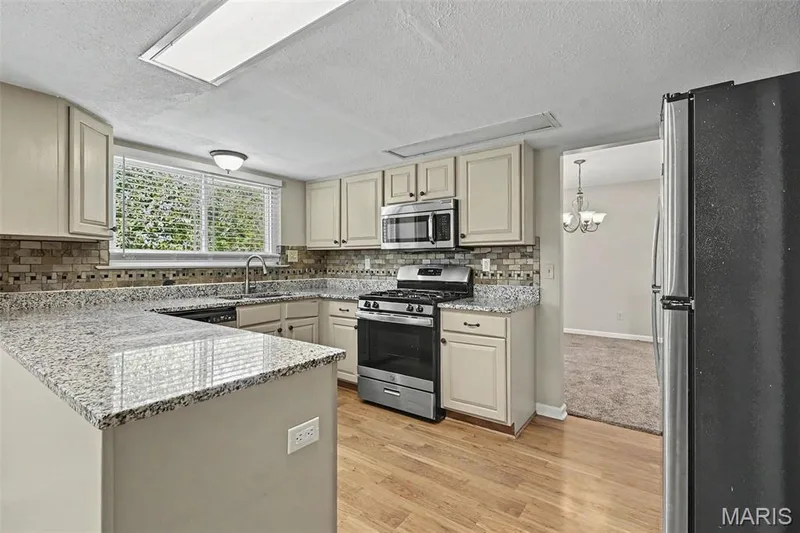 16263 Fullerton Meadows Drive, Wildwood, MO 63011 — listing photo 7 of 26