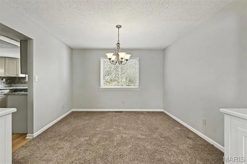 16263 Fullerton Meadows Drive, Wildwood, MO 63011 — listing photo 10 of 26