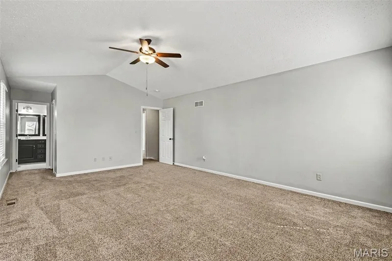 16263 Fullerton Meadows Drive, Wildwood, MO 63011 — listing photo 12 of 26