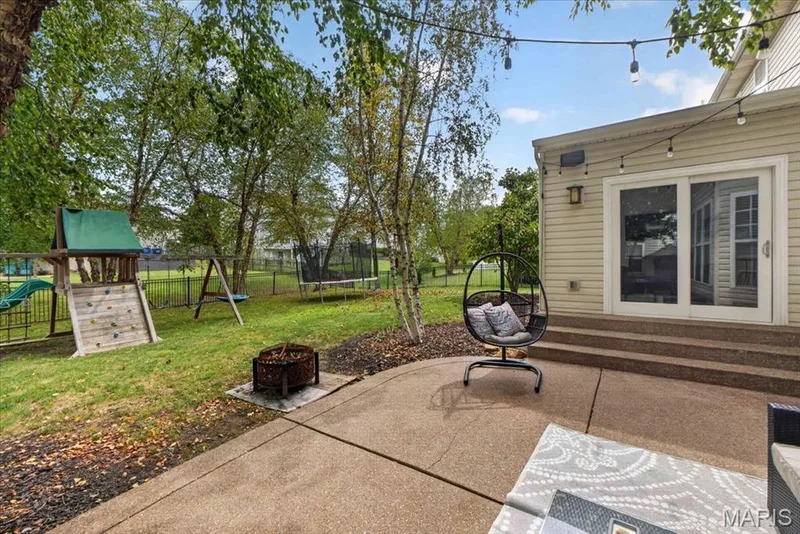 708 Brook Manor Court, Lake St. Louis, MO 63367 — listing photo 3 of 7