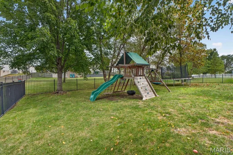 708 Brook Manor Court, Lake St. Louis, MO 63367 — listing photo 5 of 7
