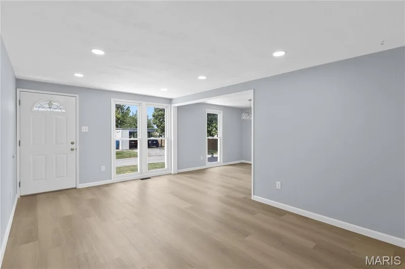 32 Plum Tree Drive, St Peters, MO 63376 — listing photo 3 of 24