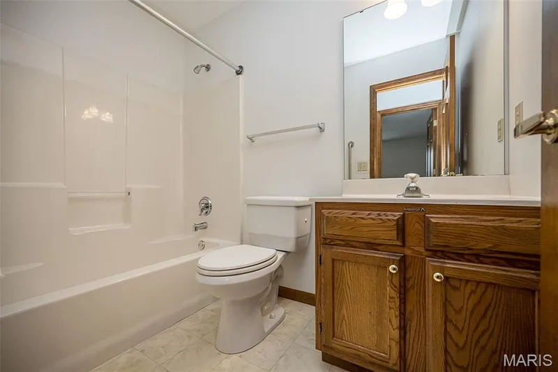 825 Colleen Drive, O'Fallon, MO 63366 — listing photo 13 of 38