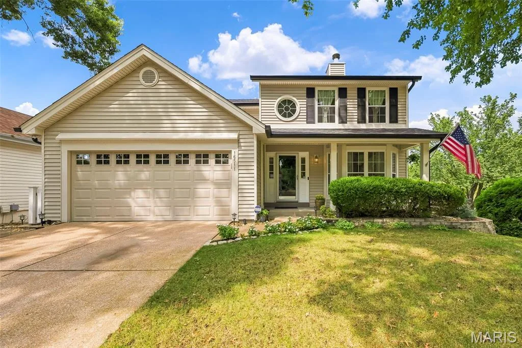 16511 Hunters Crossing Drive, Wildwood, MO 63040 — listing photo 1 of 76
