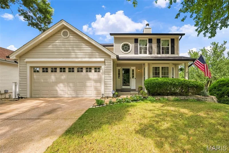 16511 Hunters Crossing Drive, Wildwood, MO β listing photo 1