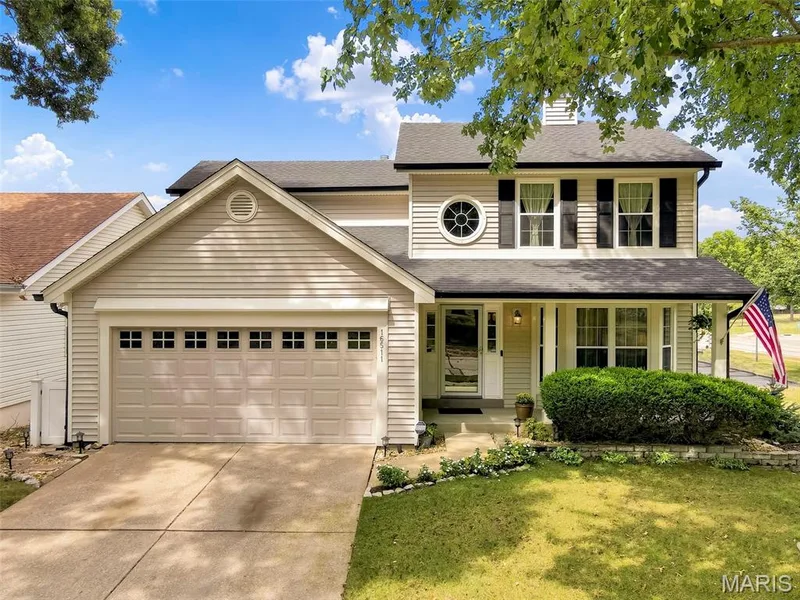 16511 Hunters Crossing Drive, Wildwood, MO 63040 — listing photo 2 of 76
