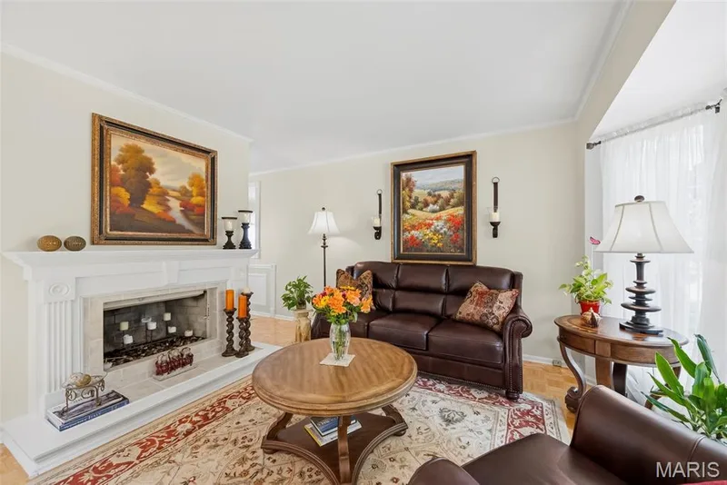 16511 Hunters Crossing Drive, Wildwood, MO 63040 — listing photo 5 of 76