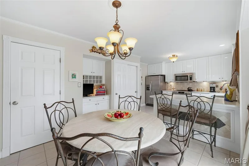 16511 Hunters Crossing Drive, Wildwood, MO 63040 — listing photo 14 of 76
