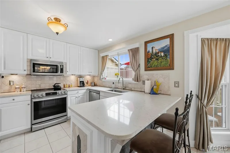 16511 Hunters Crossing Drive, Wildwood, MO 63040 — listing photo 17 of 76