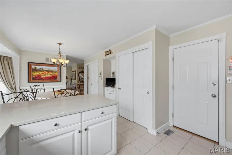 16511 Hunters Crossing Drive, Wildwood, MO 63040 — listing photo 20 of 76
