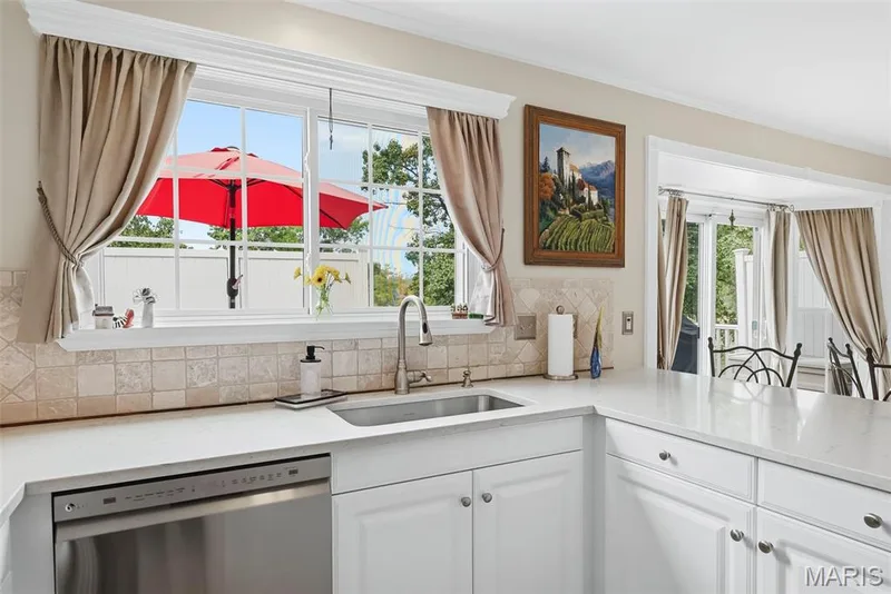 16511 Hunters Crossing Drive, Wildwood, MO 63040 — listing photo 22 of 76