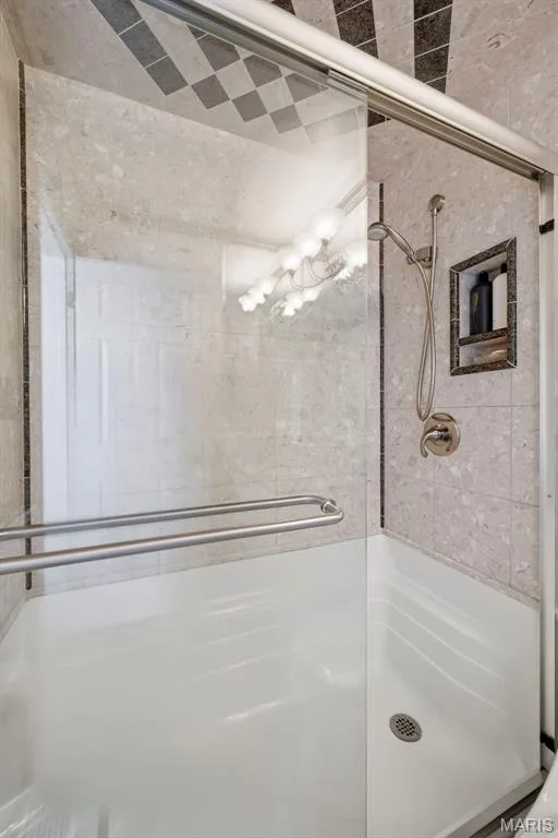 16511 Hunters Crossing Drive, Wildwood, MO 63040 — listing photo 32 of 76