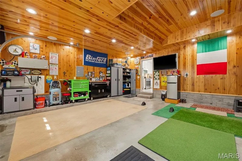 16511 Hunters Crossing Drive, Wildwood, MO 63040 — listing photo 46 of 76