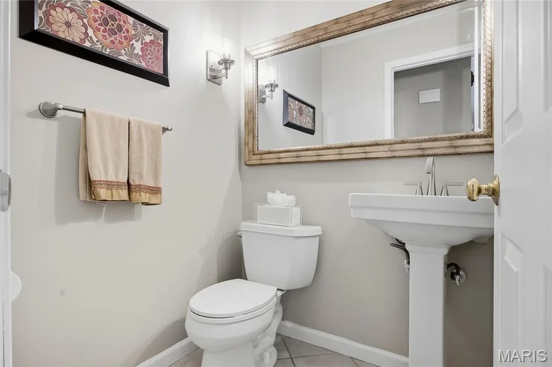 14300 Markham Lane, Chesterfield, MO 63017 — listing photo 12 of 37