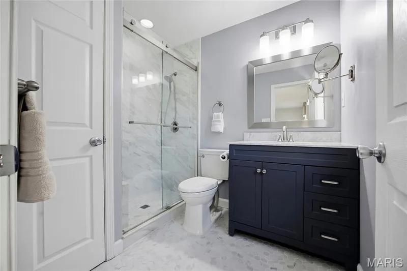 14300 Markham Lane, Chesterfield, MO 63017 — listing photo 17 of 37