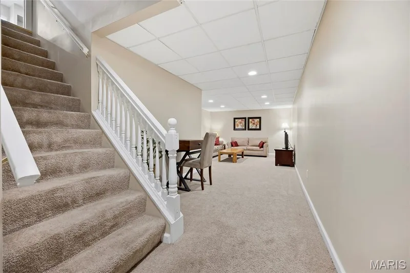 14300 Markham Lane, Chesterfield, MO 63017 — listing photo 23 of 37