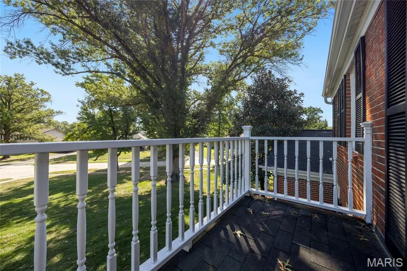 14300 Markham Lane, Chesterfield, MO 63017 — listing photo 29 of 37