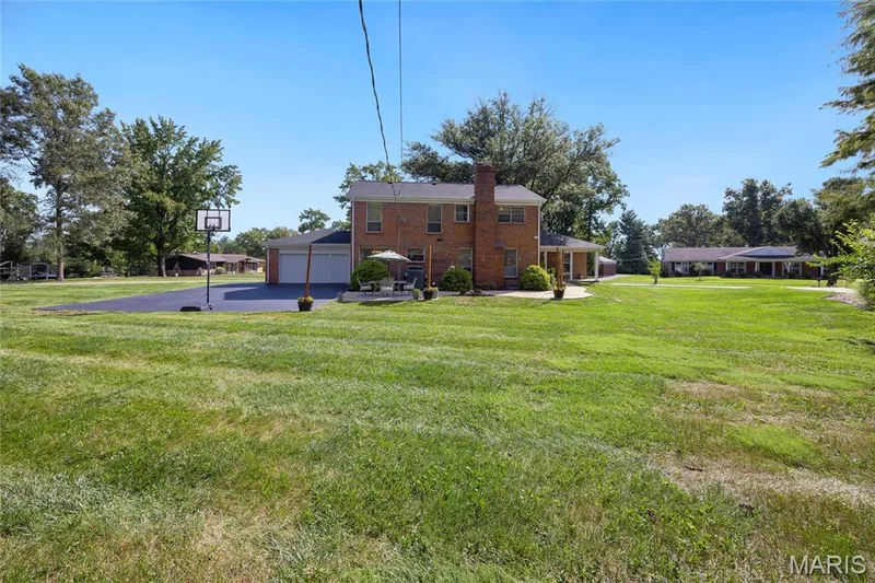 14300 Markham Lane, Chesterfield, MO 63017 — listing photo 31 of 37