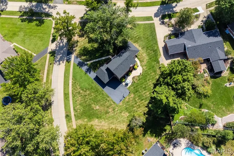 14300 Markham Lane, Chesterfield, MO 63017 — listing photo 35 of 37