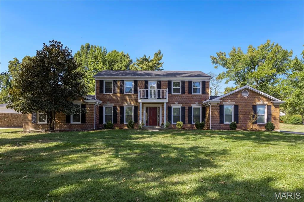 14300 Markham Lane, Chesterfield, MO 63017 — listing photo 1 of 37