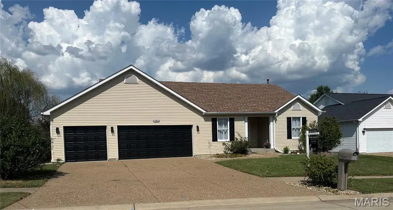 89 Gregory Court, Wentzville, MO β listing photo 1