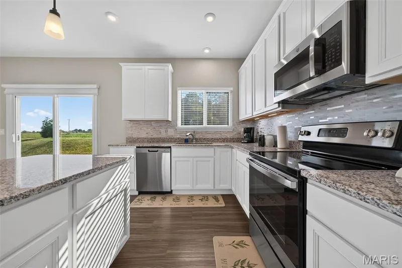 368 Cottage Grove Drive, Wentzville, MO 63385 — listing photo 6 of 28