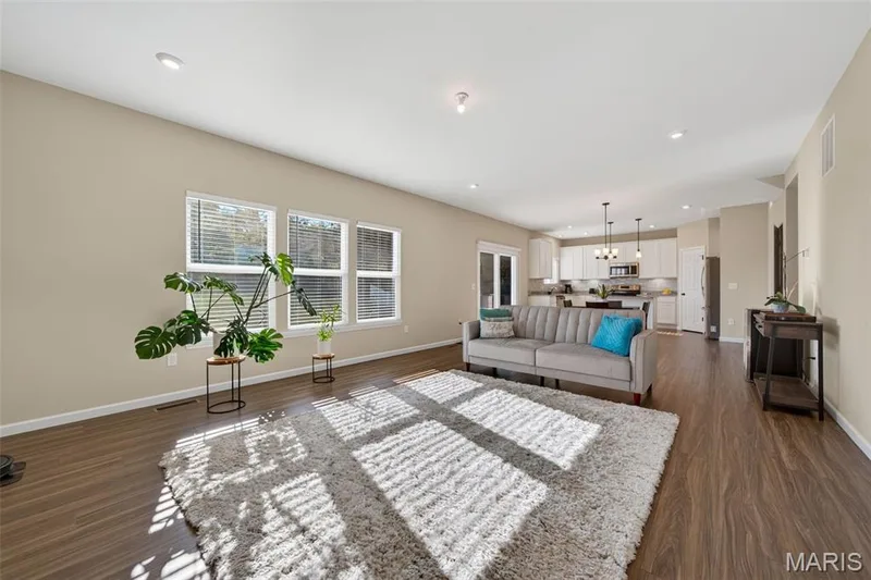 368 Cottage Grove Drive, Wentzville, MO 63385 — listing photo 9 of 28