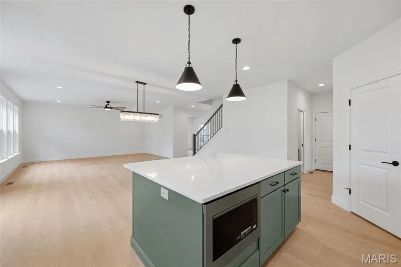 Kitchen open to Dining Area and Great Room — 547 Ryehill Drive, St Peters, MO 63376