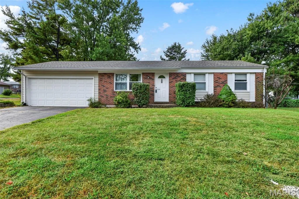 3405 Ipswich Lane, St Charles, MO 63301 — listing photo 1 of 22