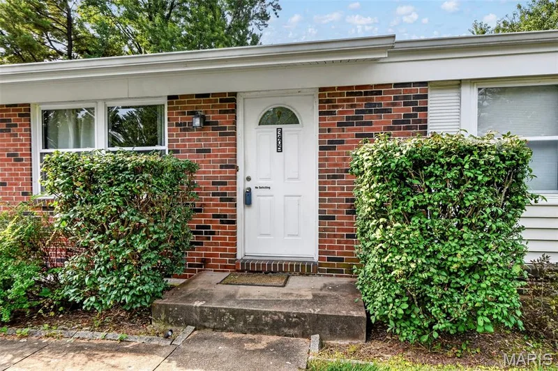 3405 Ipswich Lane, St Charles, MO 63301 — listing photo 4 of 22
