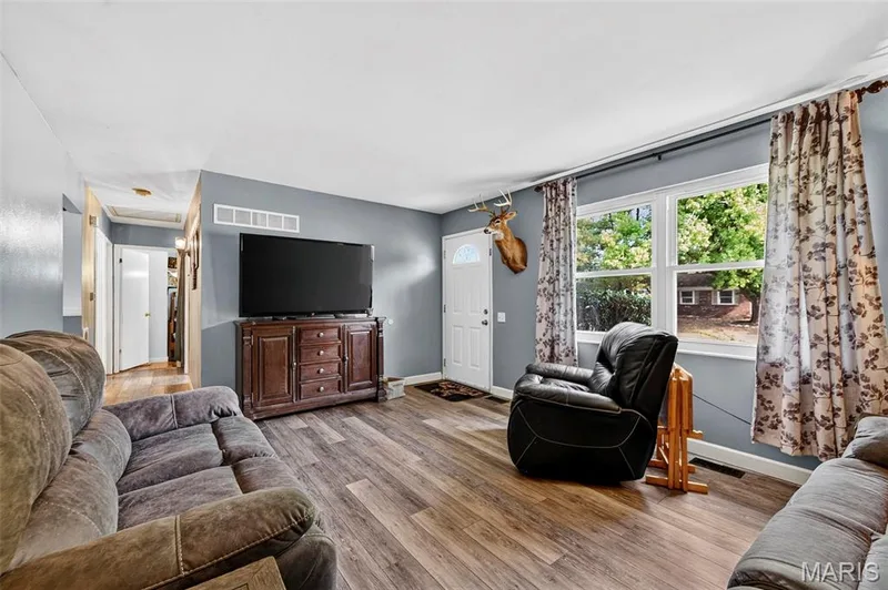 3405 Ipswich Lane, St Charles, MO 63301 — listing photo 6 of 22