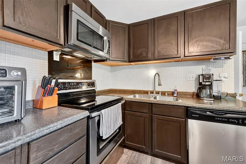 3405 Ipswich Lane, St Charles, MO 63301 — listing photo 11 of 22