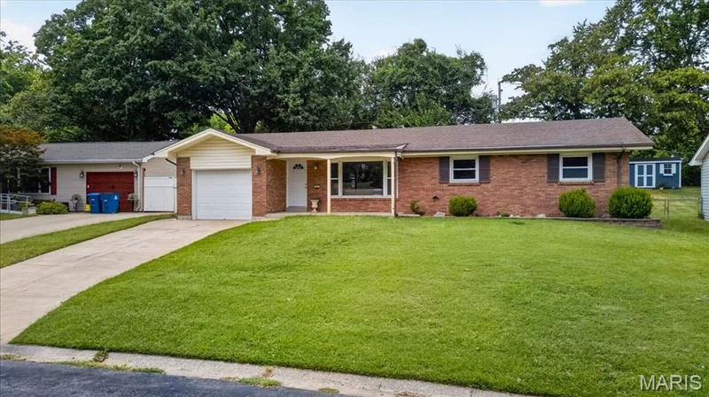 525 Norma Drive, St Charles, MO 63301 — listing photo 3 of 50