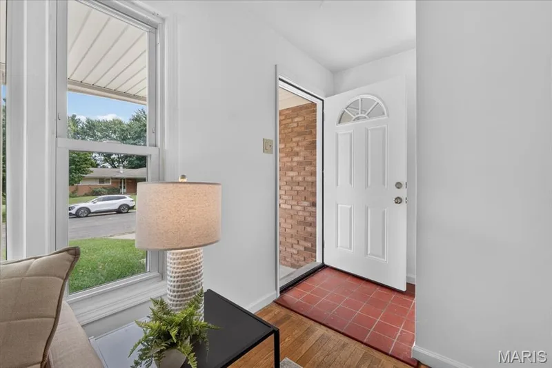525 Norma Drive, St Charles, MO 63301 — listing photo 6 of 50