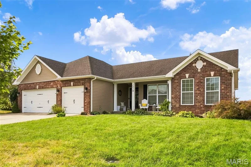 1516 Wainscott Drive, O'Fallon, MO 63366 — listing photo 2 of 49
