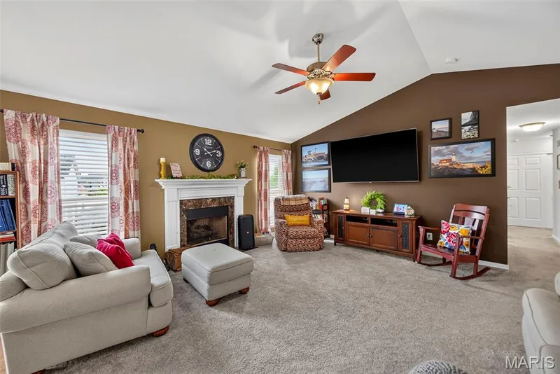 1516 Wainscott Drive, O'Fallon, MO 63366 — listing photo 9 of 49