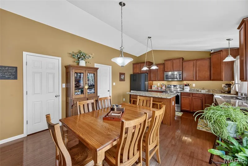 1516 Wainscott Drive, O'Fallon, MO 63366 — listing photo 11 of 49