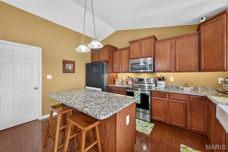 1516 Wainscott Drive, O'Fallon, MO 63366 — listing photo 17 of 49