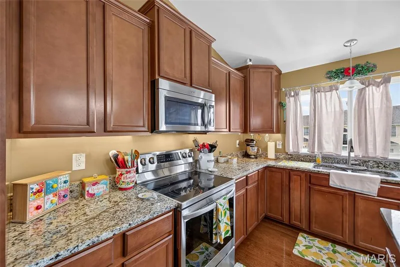1516 Wainscott Drive, O'Fallon, MO 63366 — listing photo 18 of 49